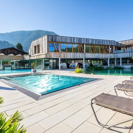 - Aparthotel