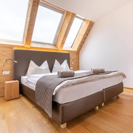 - Aparthotel 4*