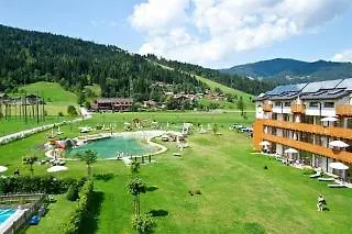 - Aparthotel
